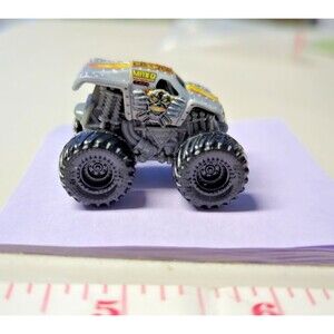 Monster Jam Official Max D Monster Truck, Die-Cast Vehicle 1:87 Scale Model